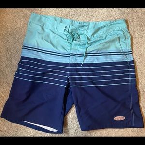 Size 36 Vineyard Vines Performance board shorts
